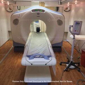 Mobile CT Scanner Unit with Injector Centered
